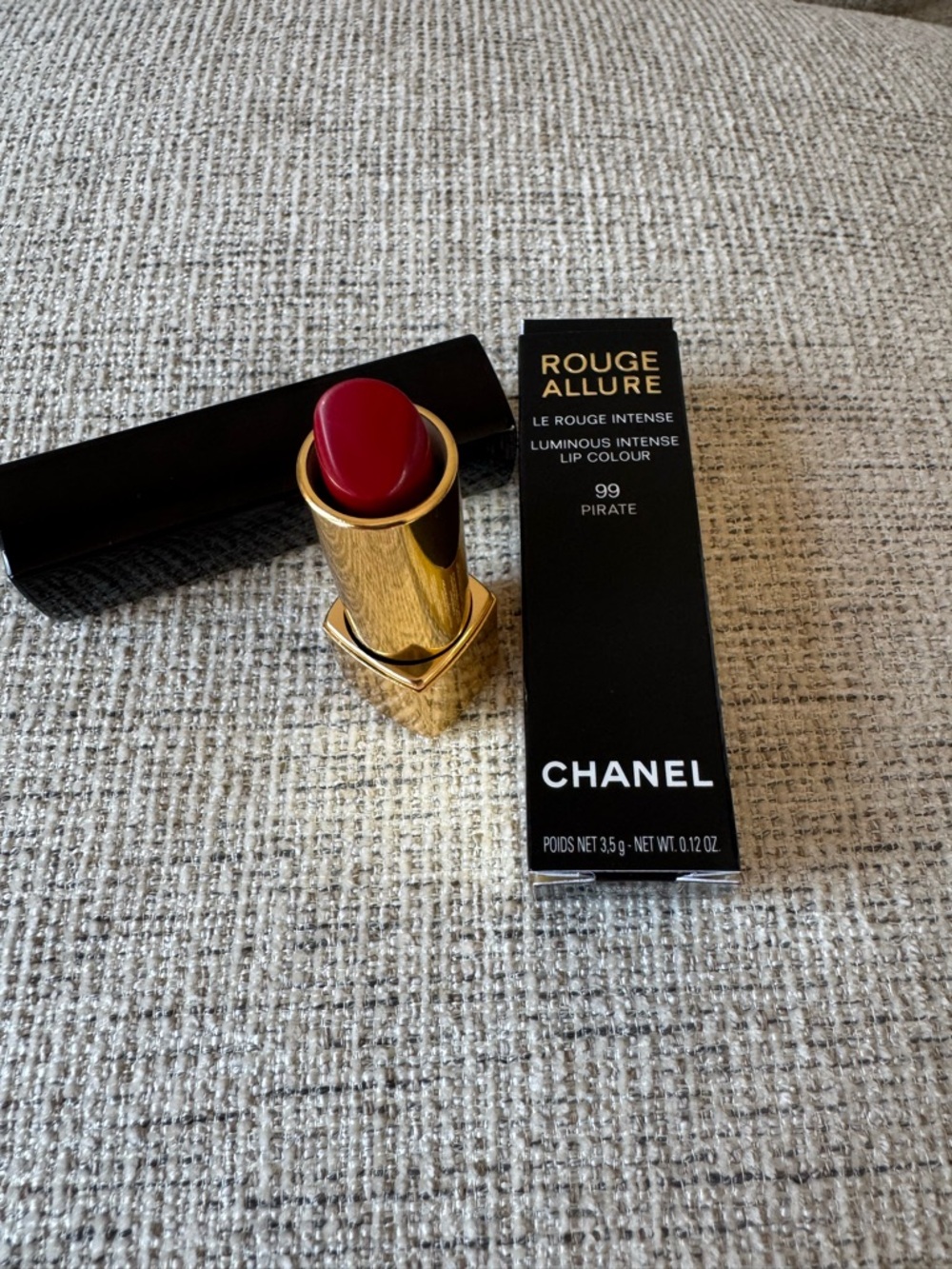CHANEL Lip Colour (99 - Pirate)